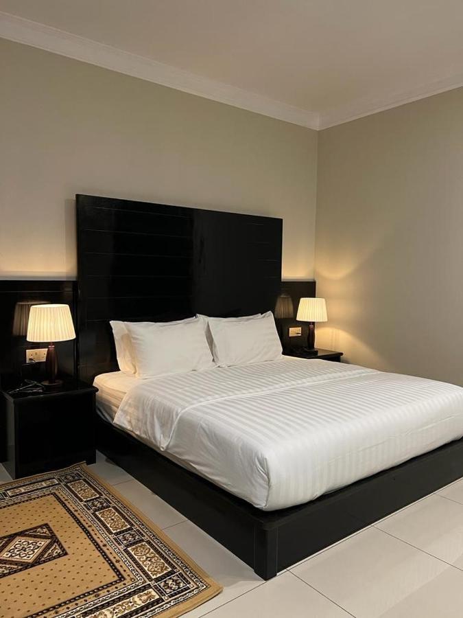Aneeda Inn Pantai Cenang  Ngoại thất bức ảnh
